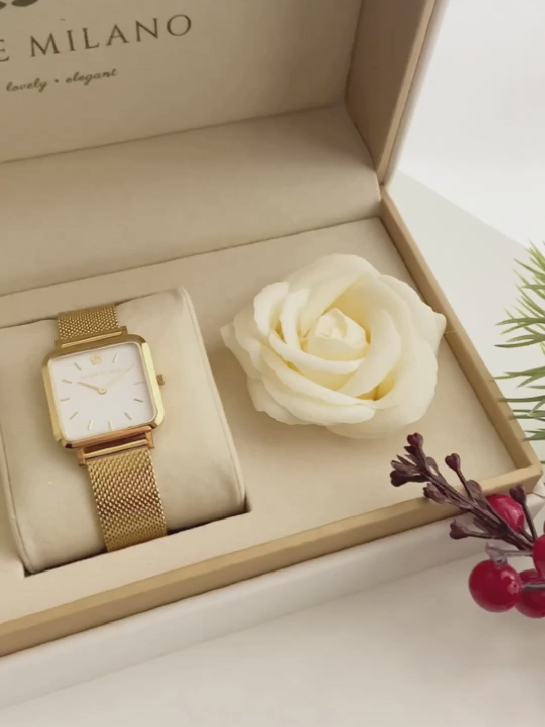 Noemi Gold White