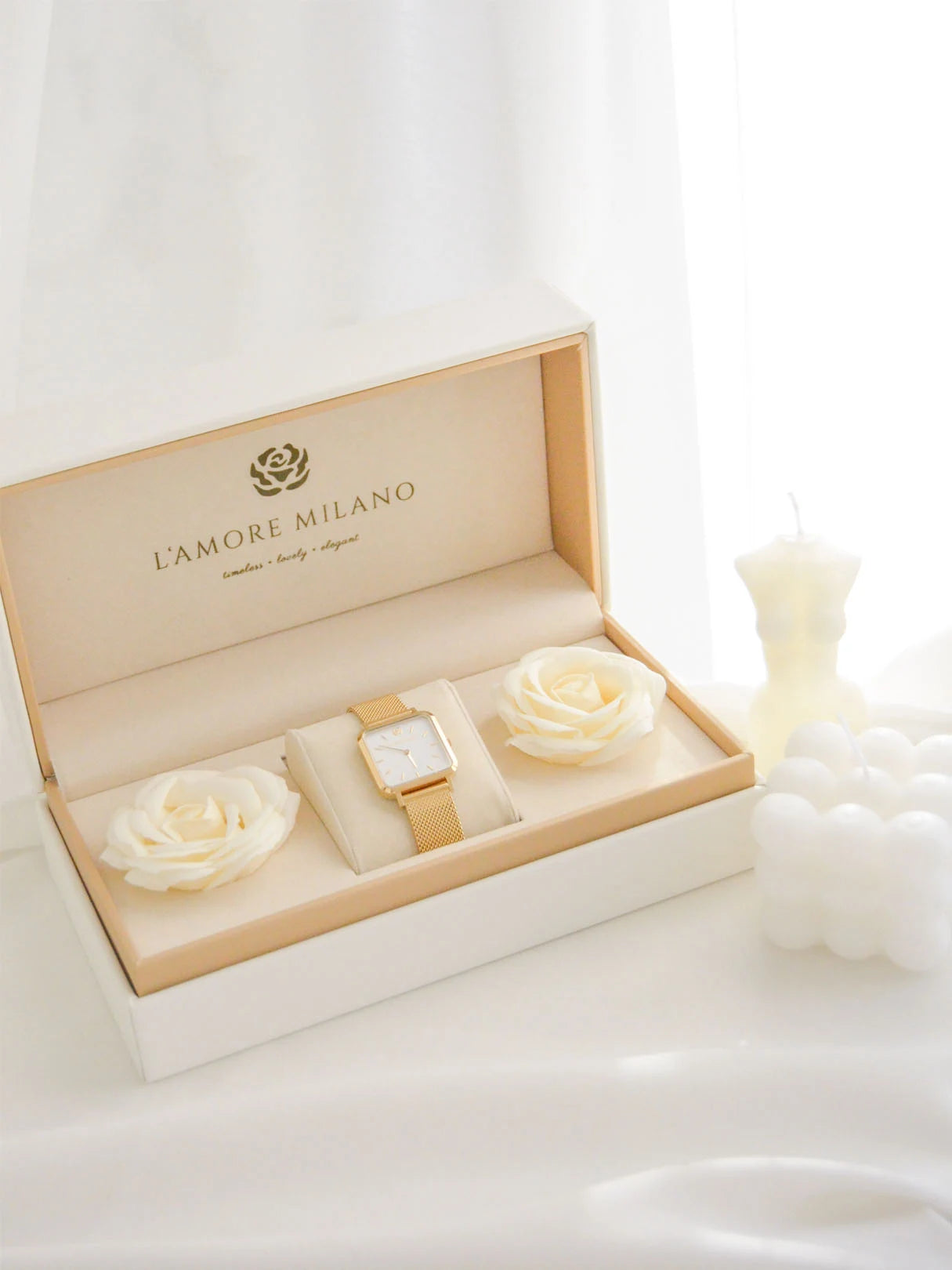 Noemi Gold White